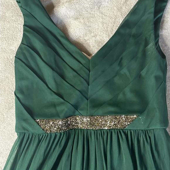 David's Bridal Kids Formal Dress in Deep Green - Picture 3 of 3